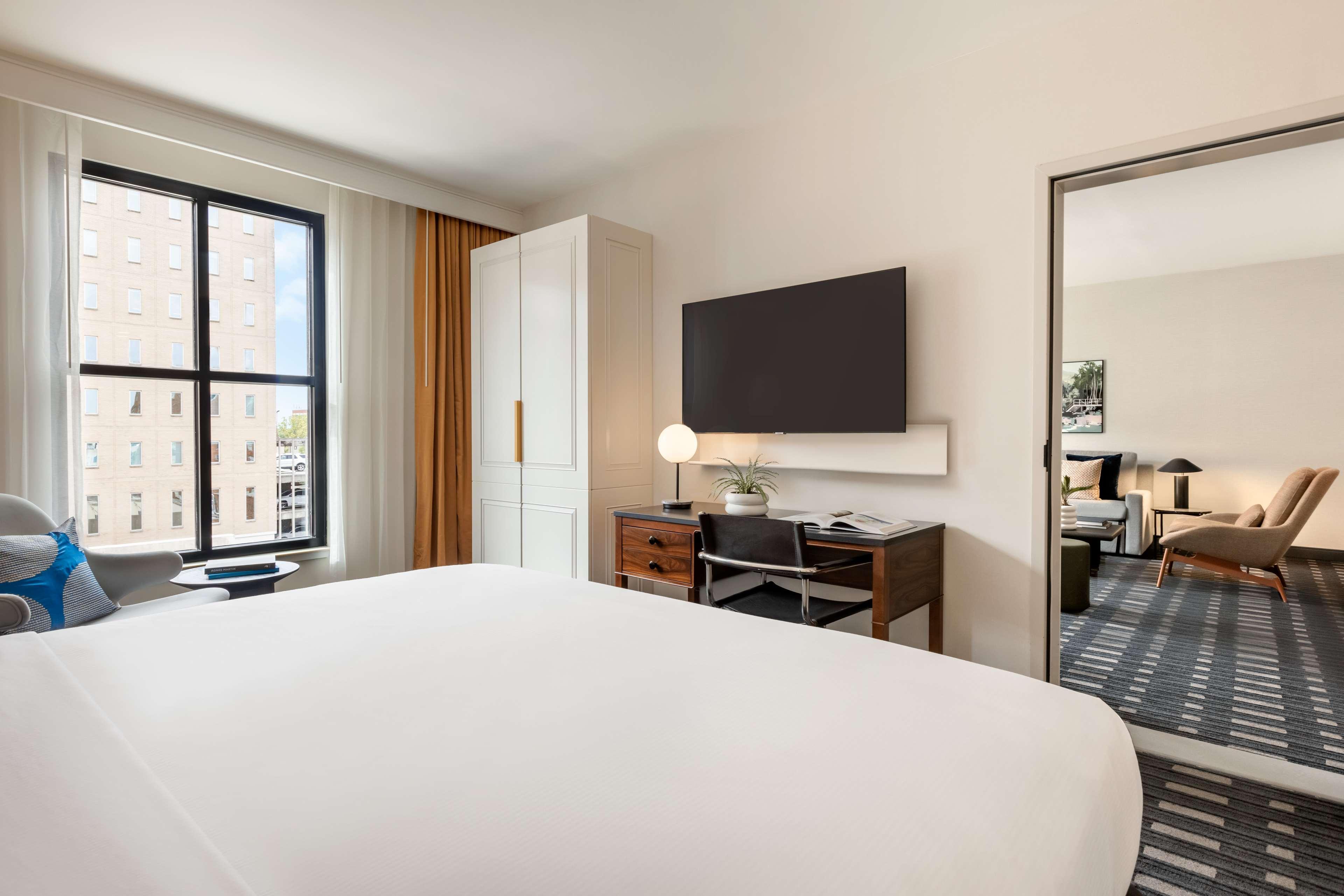 106 Jefferson Huntsville, Curio Collection By Hilton Buitenkant foto