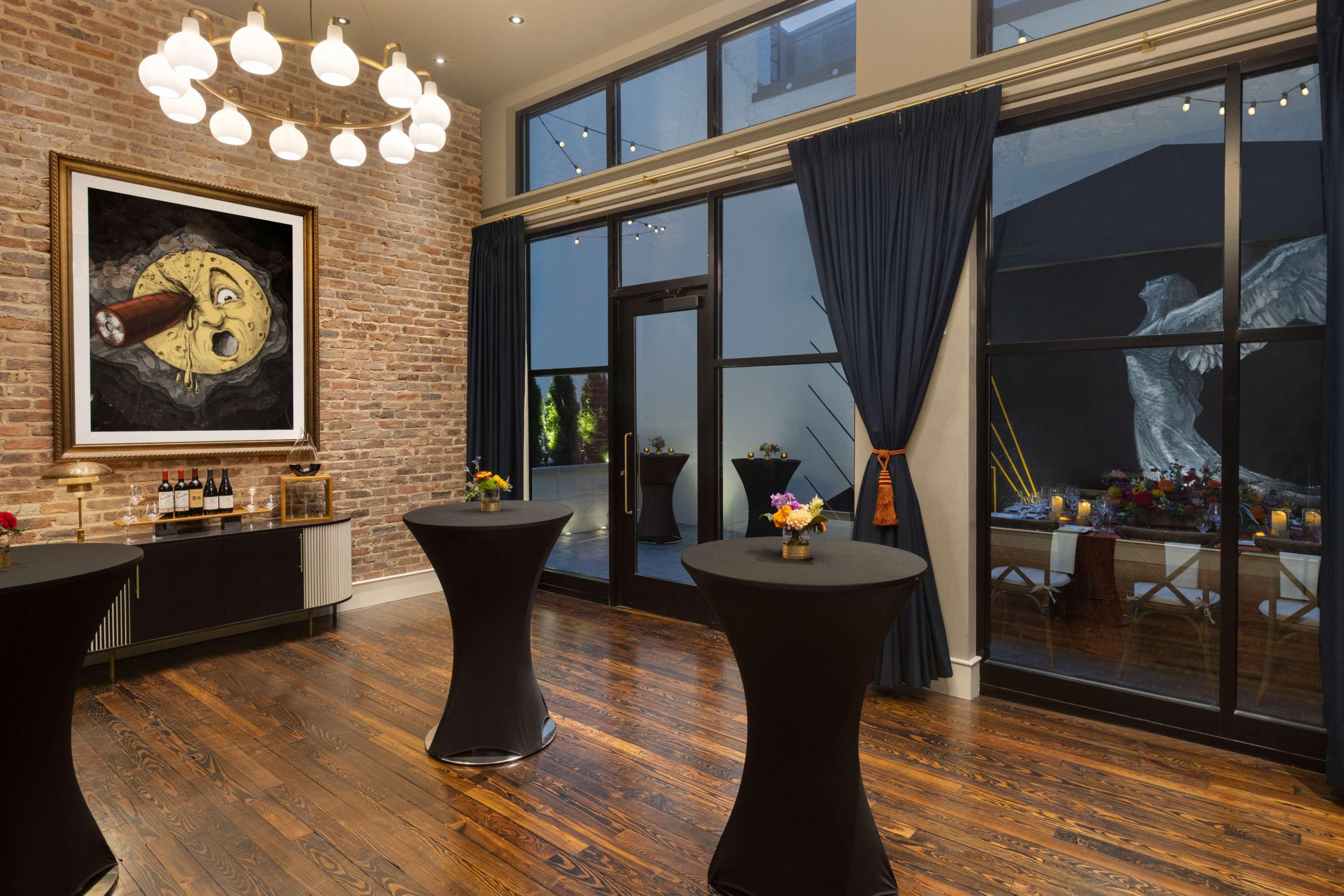 106 Jefferson Huntsville, Curio Collection By Hilton Buitenkant foto