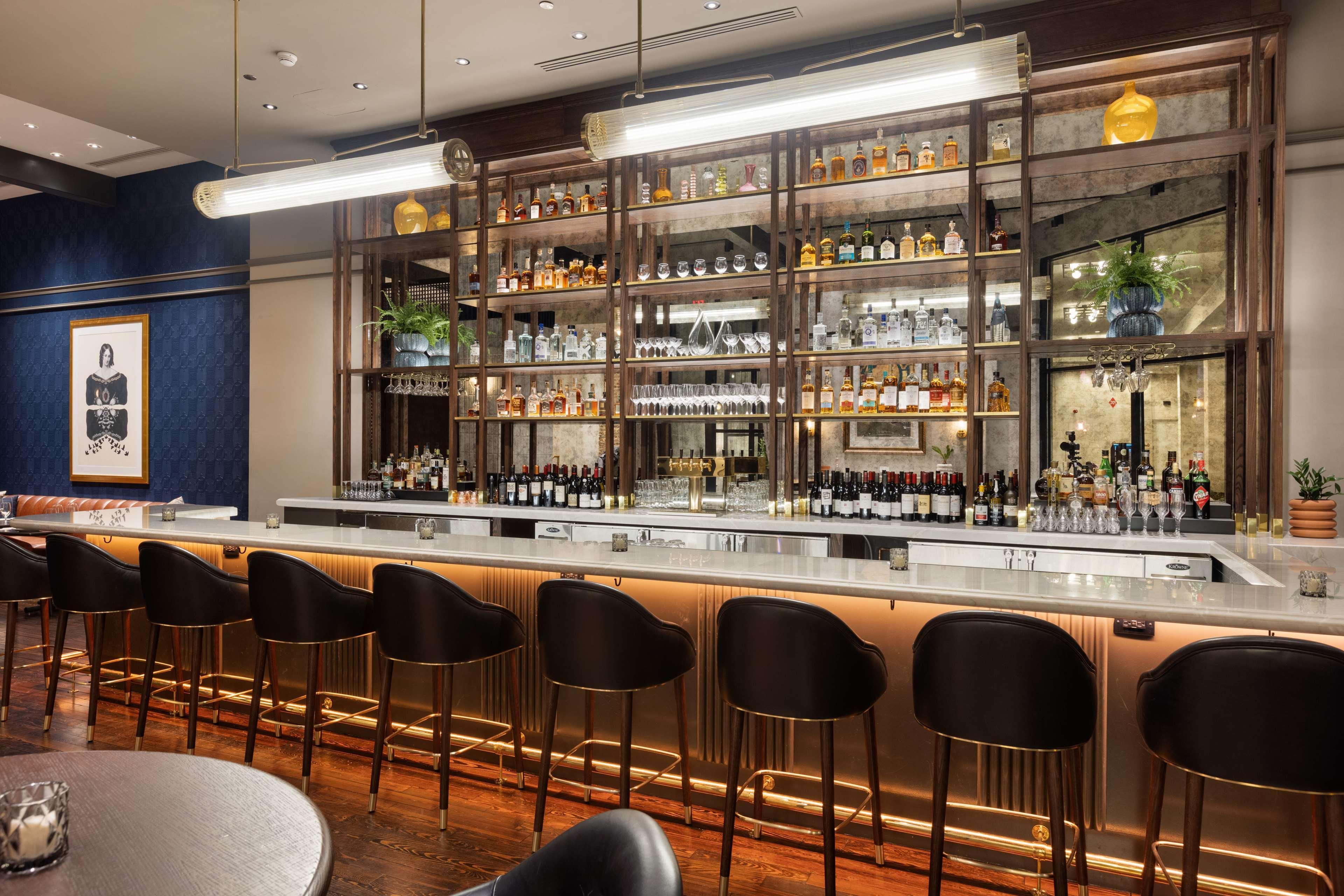 106 Jefferson Huntsville, Curio Collection By Hilton Buitenkant foto