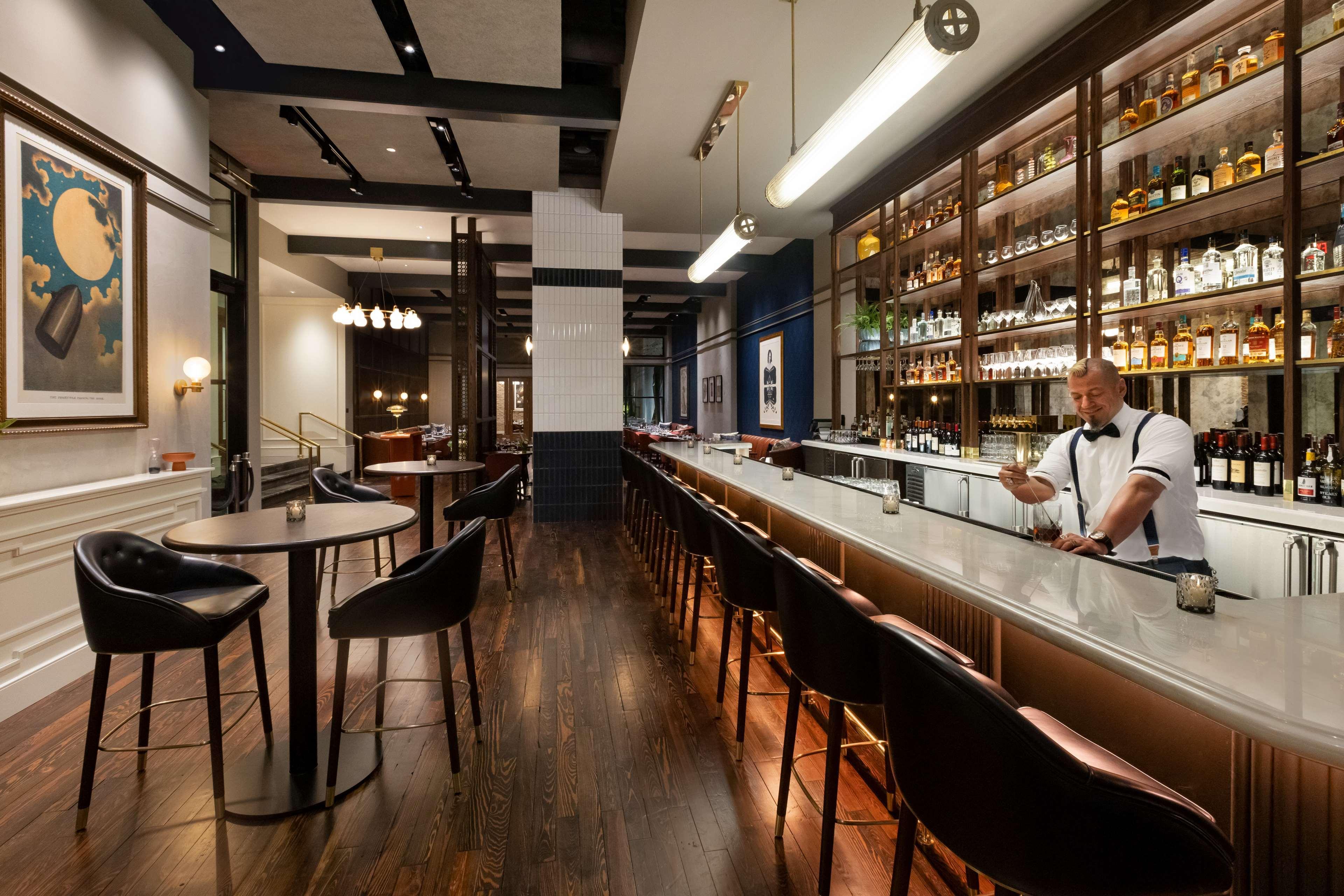 106 Jefferson Huntsville, Curio Collection By Hilton Buitenkant foto