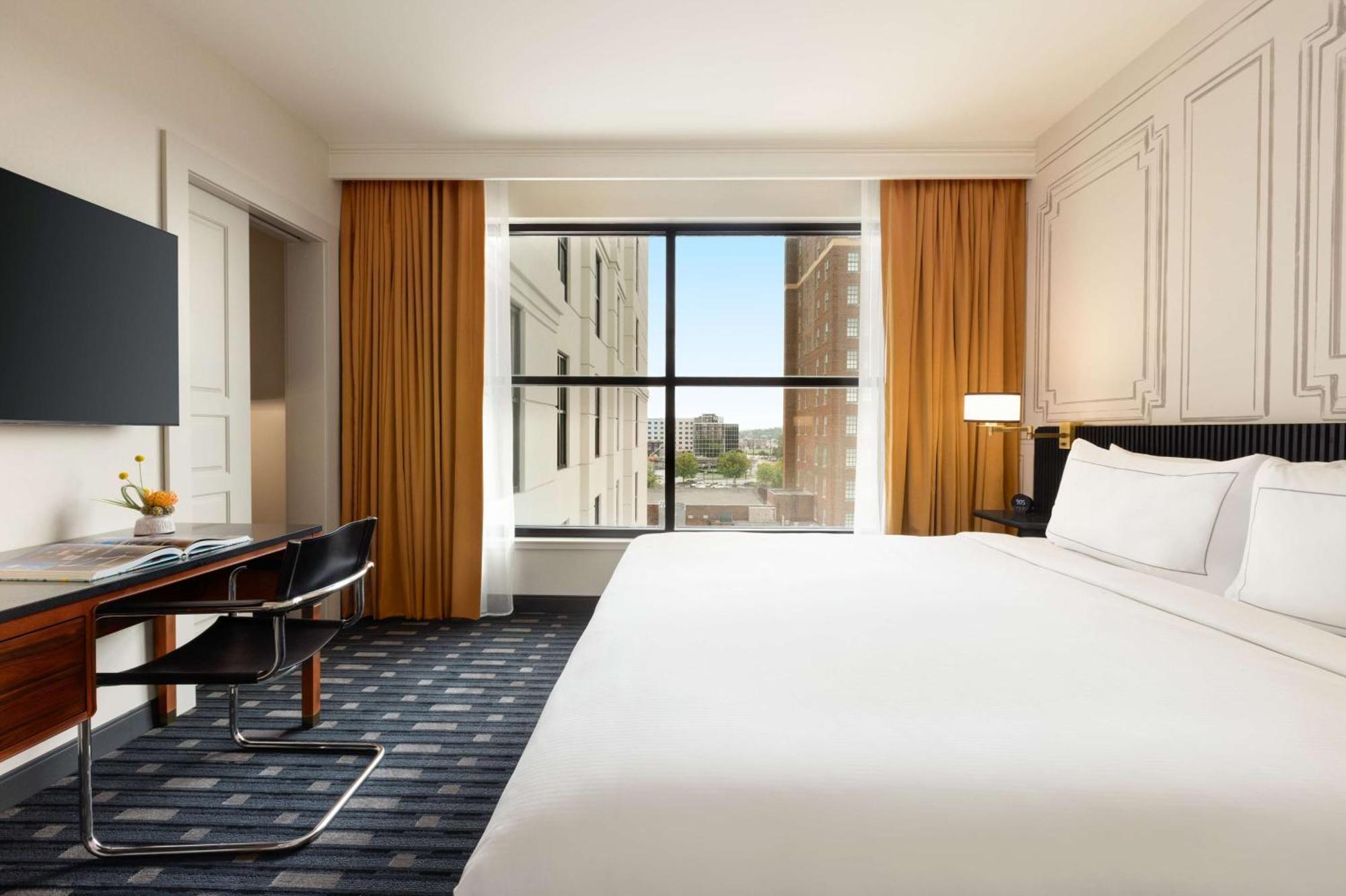 106 Jefferson Huntsville, Curio Collection By Hilton Buitenkant foto